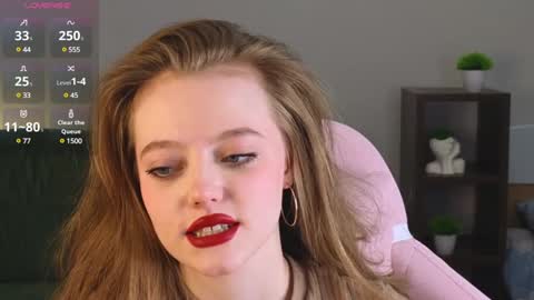 Snapshot of eveleen_soleen chatting on December 13, 2024, 10:45 pm Eveleen online show from December 13, 2024, 10:45 pm