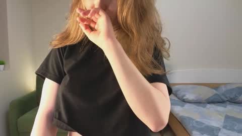 Snapshot of eveleen_soleen chatting on January 15, 2025, 11:40 pm Eveleen online show from January 15, 2025, 11:40 pm