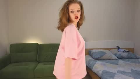 Snapshot of eveleen_soleen chatting on September 25, 2025, 1:15 pm Eveleen online show from September 25, 2025, 1:15 pm