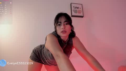 Snapshot of evelyn_evelyn chatting on January 18, 2025, 7:58 pm evelyn evelyn online show from January 18, 2025, 7:58 pm