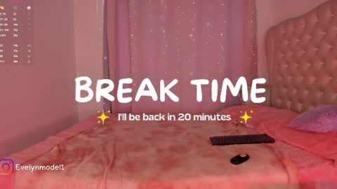 Snapshot of evelyn_evelyn chatting on February 4, 2025, 7:33 pm evelyn evelyn online show from February 4, 2025, 7:33 pm