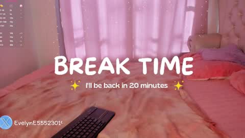 Snapshot of evelyn_evelyn chatting on February 10, 2025, 7:17 pm evelyn evelyn online show from February 10, 2025, 7:17 pm