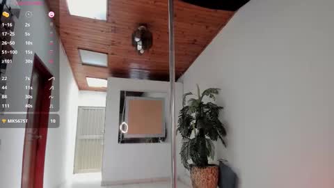 Snapshot of evelyn_evelyn chatting on September 24, 2025, 5:27 pm evelyn evelyn online show from September 24, 2025, 5:27 pm