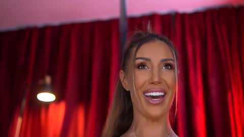 Evelyn online show from November 8, 2025, 7:34 pm