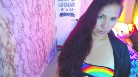 Snapshot of evelyn_mature19 chatting on January 9, 2025, 1:29 am Juliana online show from January 9, 2025, 1:29 am