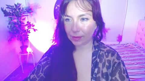 Snapshot of evelyn_mature19 chatting on September 15, 2025, 6:30 pm Juliana online show from September 15, 2025, 6:30 pm