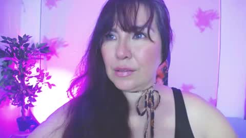 Snapshot of evelyn_mature19 chatting on September 25, 2025, 6:22 pm Juliana online show from September 25, 2025, 6:22 pm