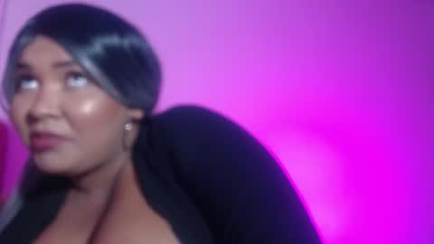 Evelyn Sandoval online show from October 10, 2025, 1:26 am