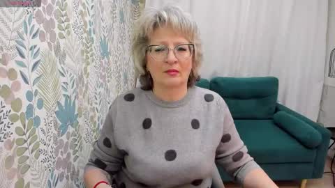 Evelyn online show from January 9, 2026, 5:10 am