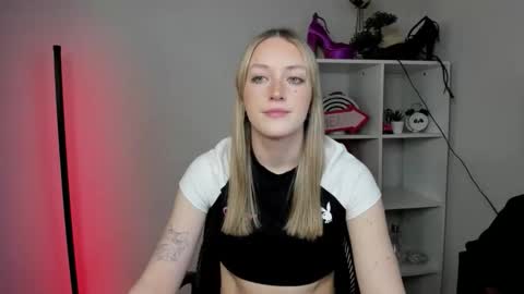 evelynblond online show from March 24, 2026, 1:38 pm