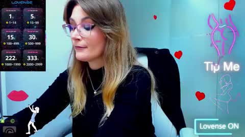 evelyne_rose online show from November 10, 2025, 6:23 am