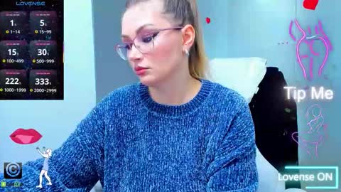 evelyne_rose online show from December 3, 2025, 6:10 am