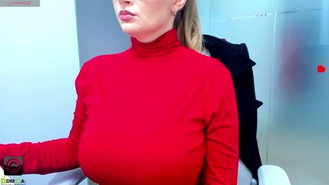 evelyne_rose online show from April 1, 2026, 4:46 am