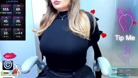 Snapshot of evelyne_rose chatting on April 23, 2026, 5:19 am evelyne_rose online show from April 23, 2026, 5:19 am