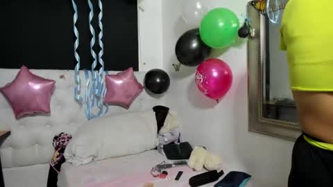 Evelyne online show from March 16, 2026, 4:18 am