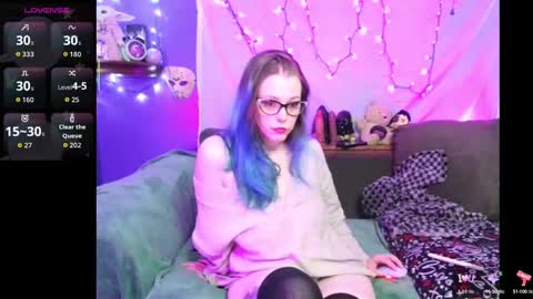 Evie online show from November 6, 2025, 5:30 am