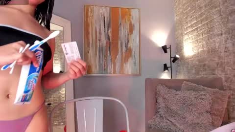 Snapshot of everyh chatting on February 12, 2025, 8:07 pm Sophia online show from February 12, 2025, 8:07 pm