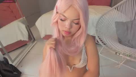 Snapshot of everyh chatting on September 12, 2025, 8:31 pm Sophia online show from September 12, 2025, 8:31 pm