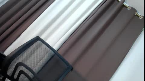 Snapshot of eves_candy chatting on December 12, 2024, 8:47 am Chloe mae online show from December 12, 2024, 8:47 am