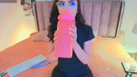 Evette online show from March 23, 2026, 12:14 am