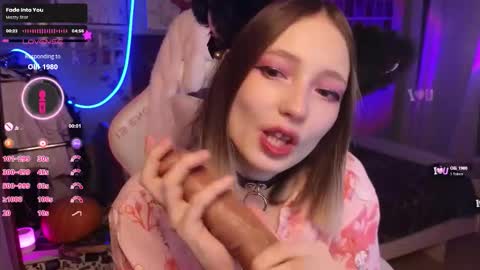 Evie online show from November 1, 2025, 8:44 pm