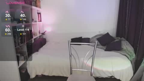 Snapshot of eviecuster chatting on November 13, 2025, 4:50 pm Im gonna be on in 2 hours online show from November 13, 2025, 4:50 pm