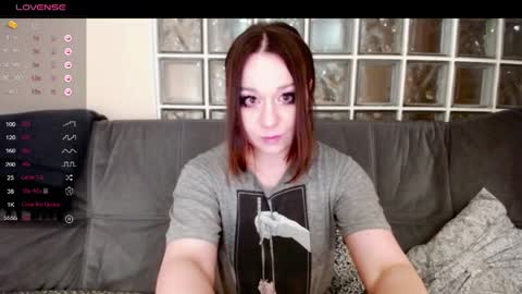 Snapshot of eviecuster chatting on March 28, 2026, 10:09 pm Im gonna be on in 2 hours online show from March 28, 2026, 10:09 pm