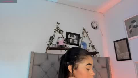 Ivi Alejandra  online show from October 22, 2025, 10:42 pm