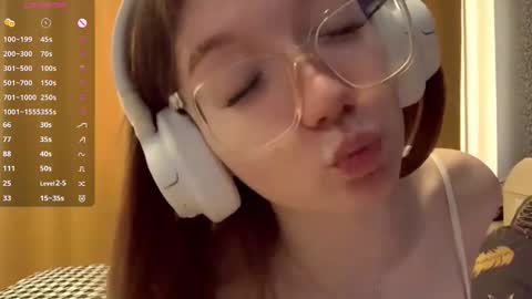 Snapshot of evonnesilvestre chatting on September 12, 2025, 9:09 am Eva online show from September 12, 2025, 9:09 am