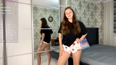 Snapshot of evonnesilvestre chatting on October 2, 2025, 5:31 pm Eva online show from October 2, 2025, 5:31 pm