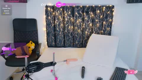 evvaa_moon online show from November 26, 2025, 12:28 pm