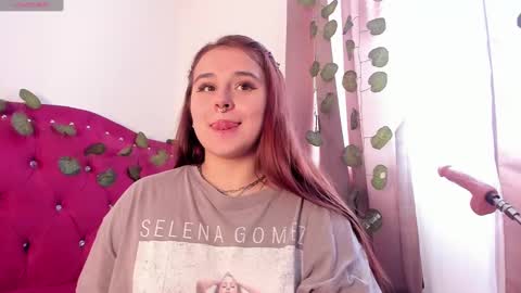 Snapshot of evy_orange1 chatting on December 1, 2024, 7:36 pm EVY online show from December 1, 2024, 7:36 pm