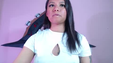 Im Evy online show from October 23, 2025, 3:44 pm