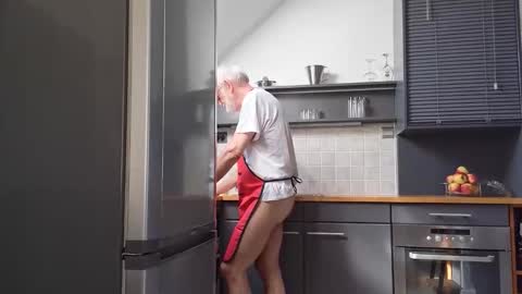 Naaktloper online show from April 6, 2026, 1:12 pm