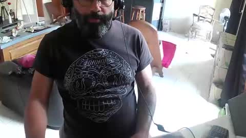 Gio online show from September 12, 2025, 3:45 pm