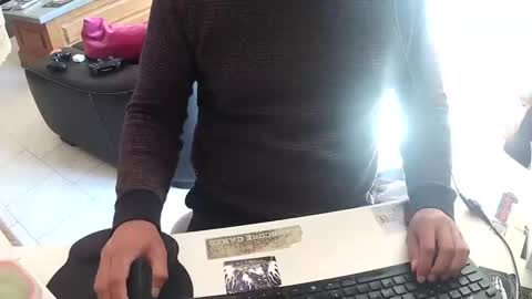 Gio online show from October 10, 2025, 10:36 am