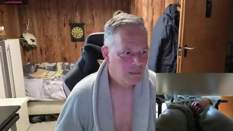 exibe1219 online show from April 22, 2026, 9:11 am