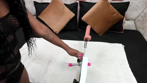 Snapshot of exotic_ebony_ chatting on October 7, 2025, 12:46 pm Alison online show from October 7, 2025, 12:46 pm