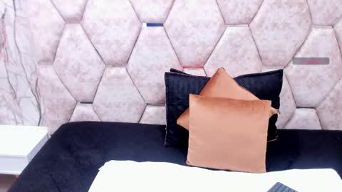 Snapshot of exotic_ebony_ chatting on October 17, 2025, 7:05 pm Alison online show from October 17, 2025, 7:05 pm