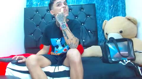 Snapshot of exotichot_couple chatting on January 21, 2025, 7:58 am exotichot_couple online show from January 21, 2025, 7:58 am