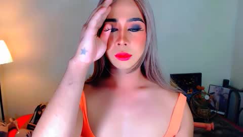 expensive_elise online show from March 13, 2026, 4:02 pm