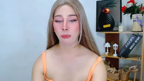 expensive_elise online show from May 20, 2026, 6:41 am