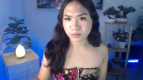 Snapshot of expensivepearl chatting on March 3, 2026, 11:32 pm Claire online show from March 3, 2026, 11:32 pm