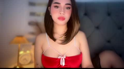 chloee online show from May 17, 2026, 3:52 pm