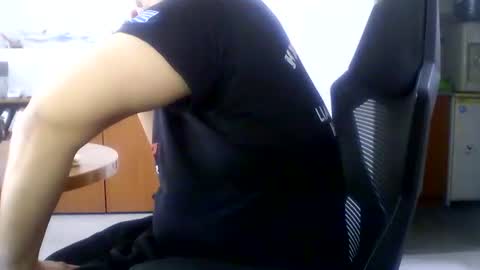 derssing online show from March 31, 2026, 11:32 am