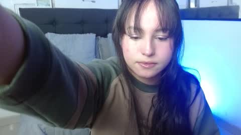 eymmy_24 online show from September 16, 2025, 2:34 am