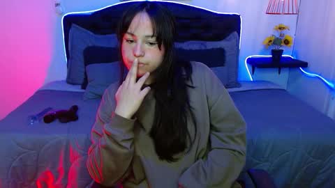 eymmy_24 online show from September 23, 2025, 1:30 am