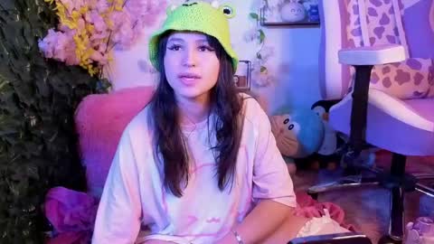 eymmy_24 online show from June 5, 2026, 6:52 am