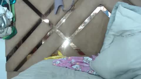 eyshaexotii online show from February 4, 2026, 2:06 am