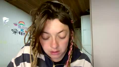 Snapshot of ezlngirl chatting on February 3, 2026, 3:59 am Aimee online show from February 3, 2026, 3:59 am